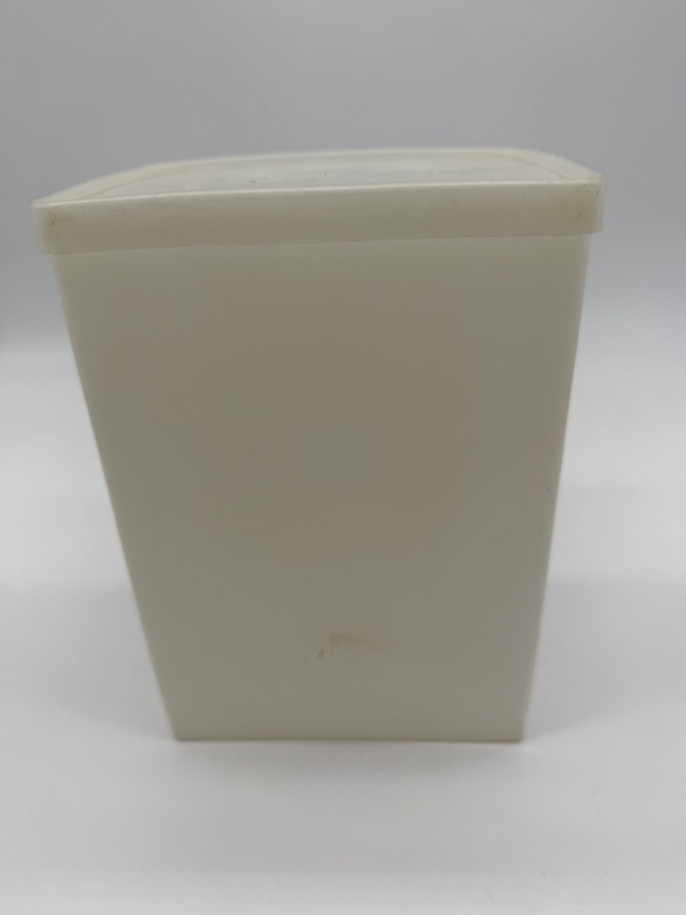 Vintage Tupperware Storage Container With Removeable Piece. - Picture 4 of 8